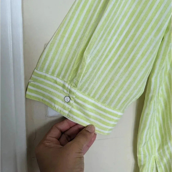 Chico’s Size 3(US XL) Silk Blend Stripe Shirt Green Snap Button Curved Hem - Picture 6 of 12